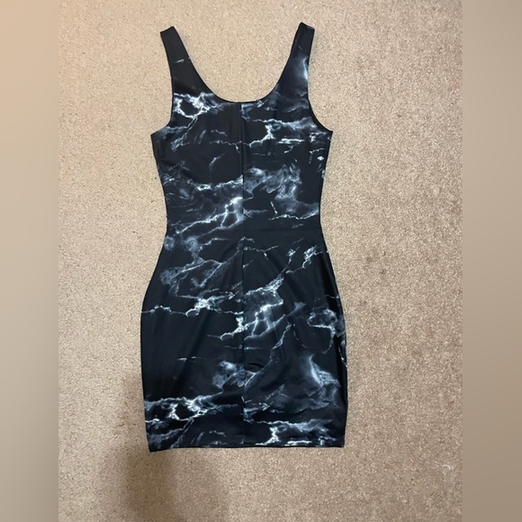 Express body contour Marble Print Scoop Neck Mini Sheath Dress Size Small - Picture 6 of 12
